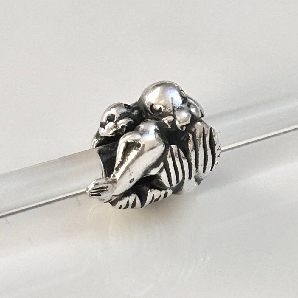 TROLLBEADS Seal Family Silver Bead LAA 925S Mom Seal w her Pups NEW (See Detail) - Picture 7 of 9